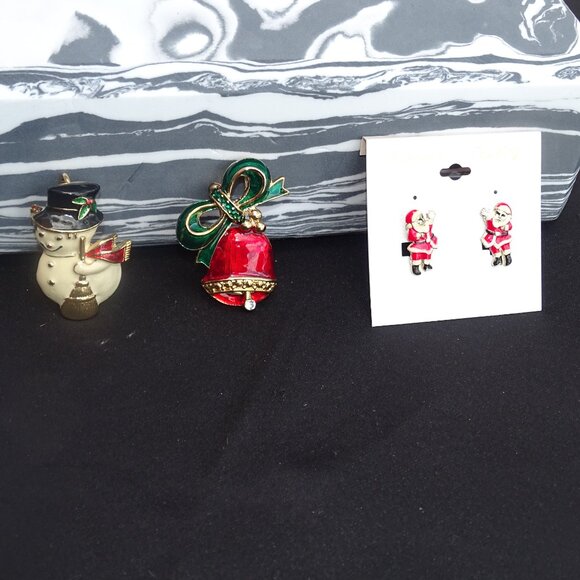 Assortment of Christmas Jewelry - Picture 3 of 6